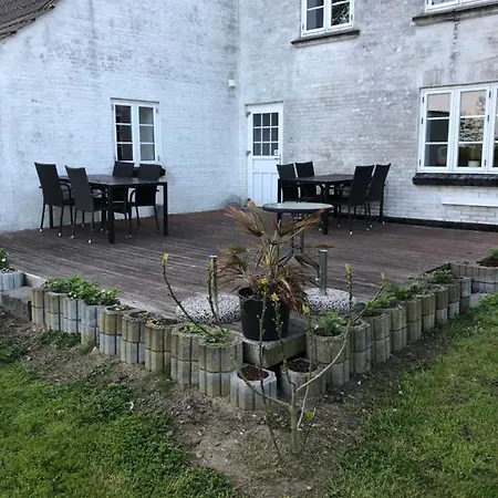 לינה וארוחת בוקר Holmegaarden B & B-k