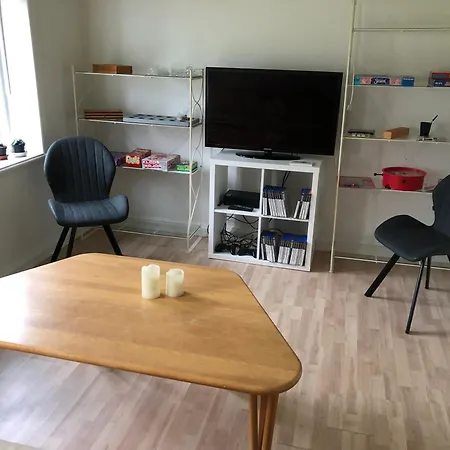 Holmegaarden B & B-k לינה וארוחת בוקר 3*