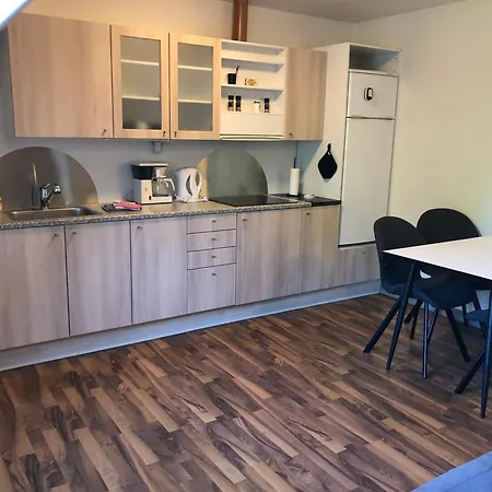 Holmegaarden B & B-k לינה וארוחת בוקר