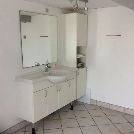 Holmegaarden B & B-k לינה וארוחת בוקר Bro (Aeroe)