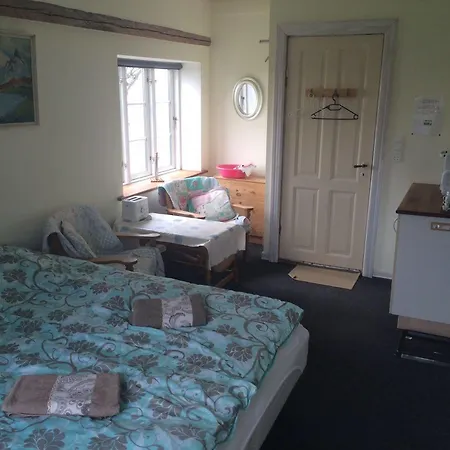 Holmegaarden Bed & Breakfast Bed & Breakfast