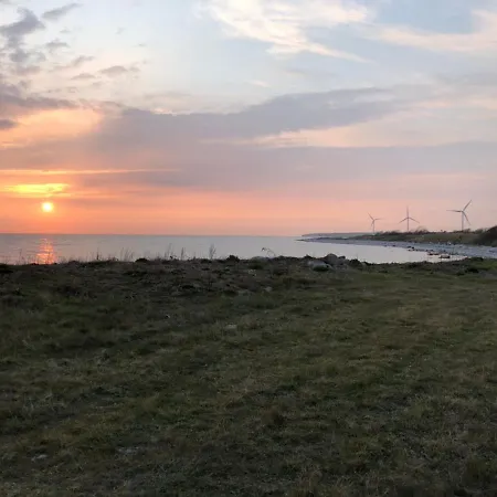 Holmegaarden B & B-k לינה וארוחת בוקר