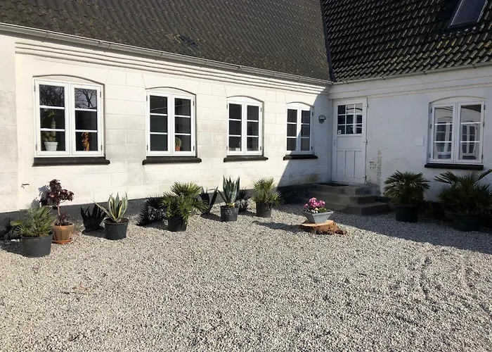 Holmegaarden B & B-k Bed and breakfast 3*